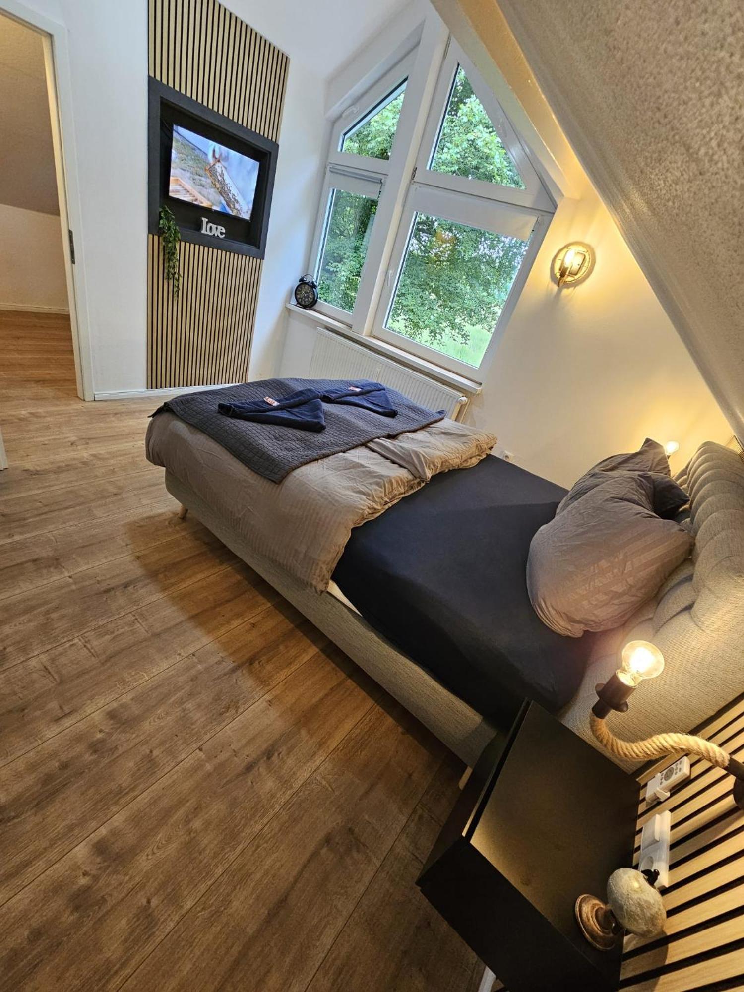 Tautraum Suite Mit Whirlpool Und Gruenem Ausblick 빌헬름스하펜 외부 사진