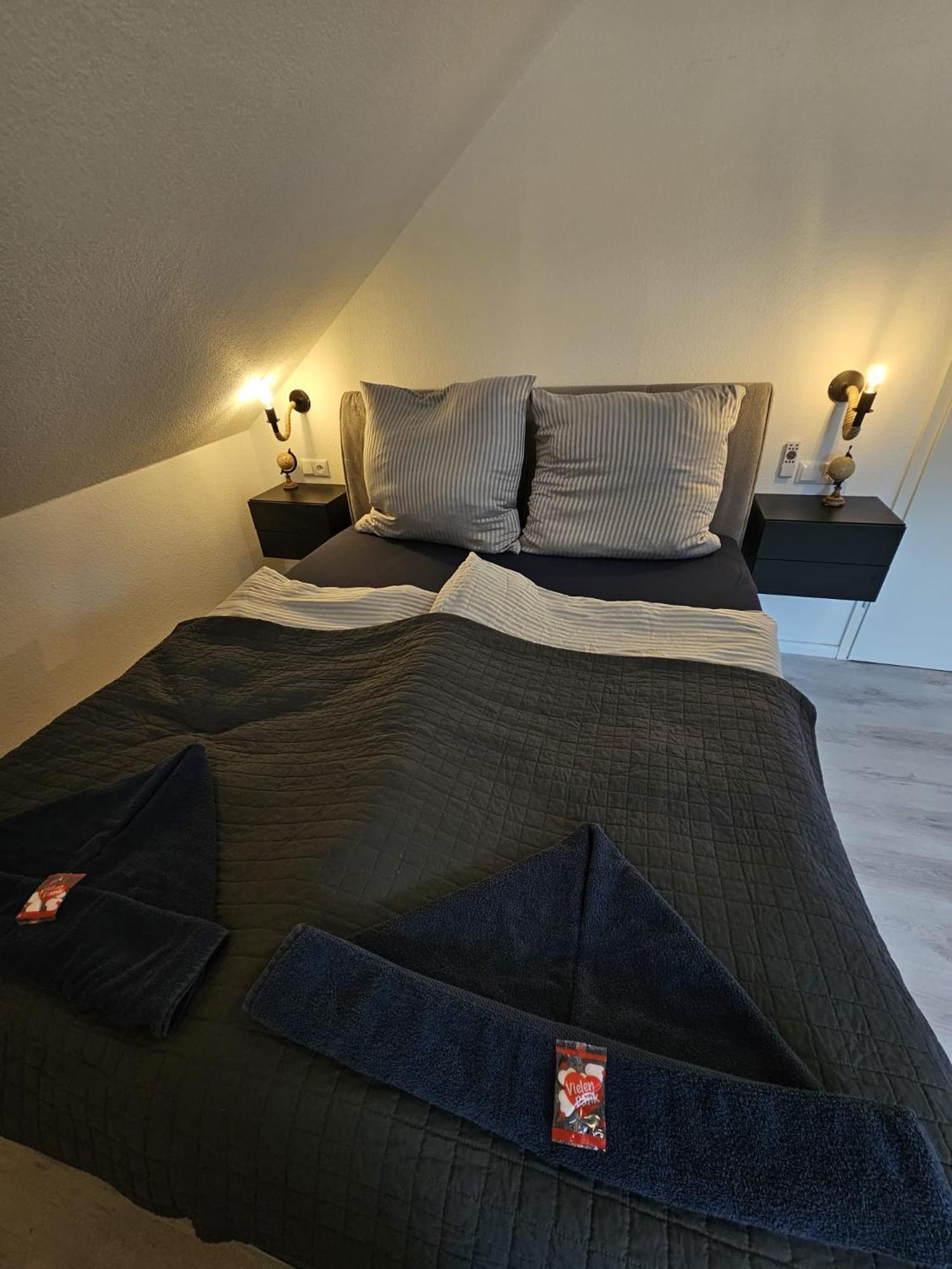 Tautraum Suite Mit Whirlpool Und Gruenem Ausblick 빌헬름스하펜 외부 사진